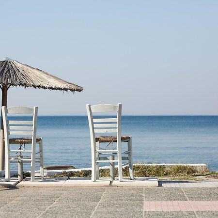 Metaxa Seafront Apartment Peraía Buitenkant foto