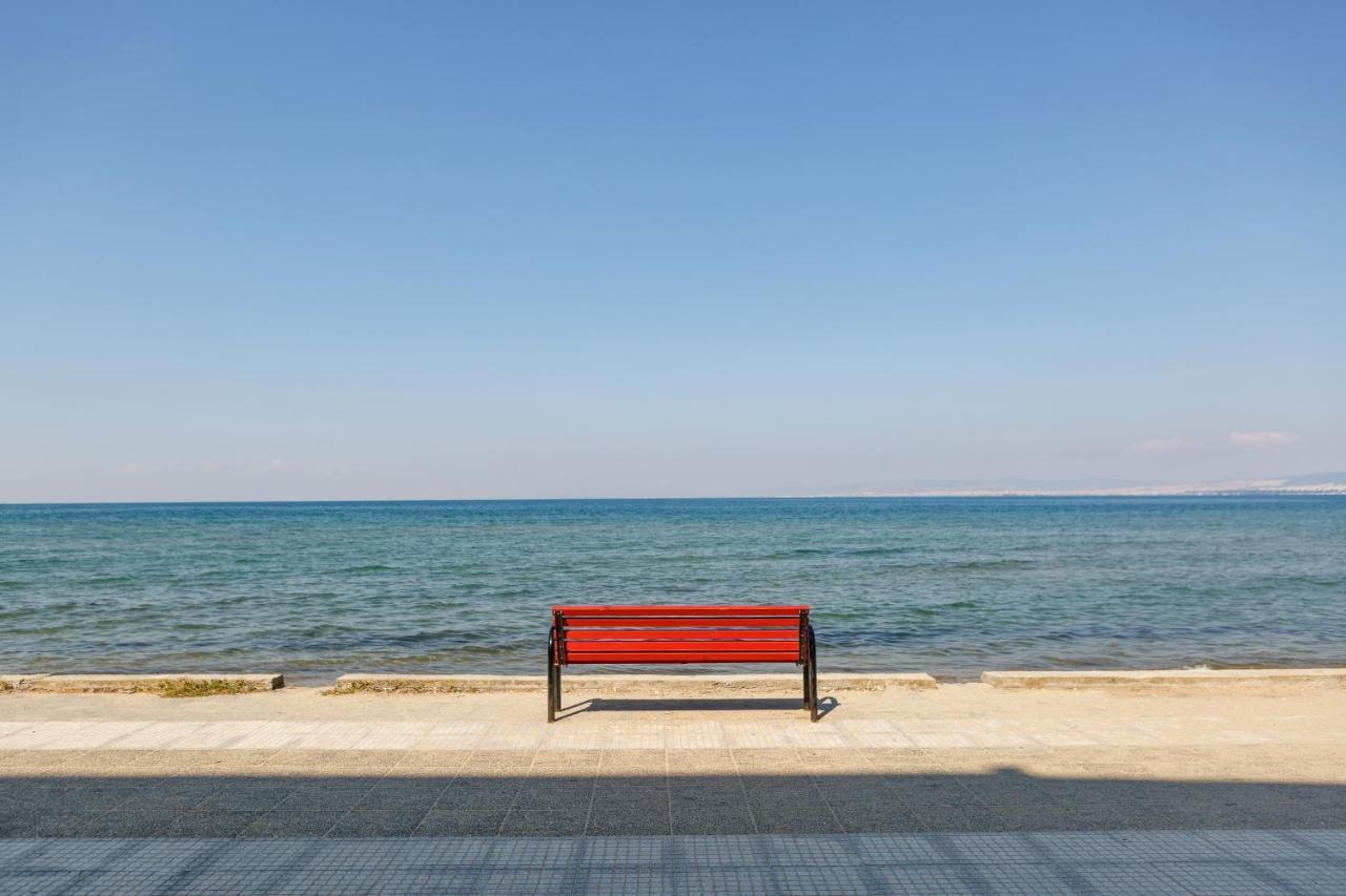 Metaxa Seafront Apartment Peraía Buitenkant foto