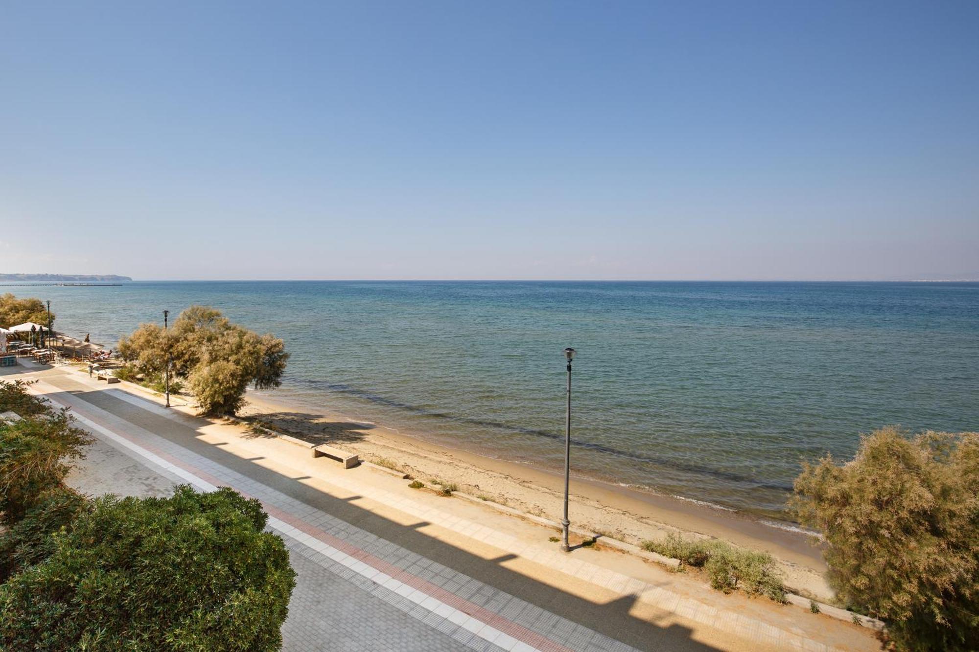 Metaxa Seafront Apartment Peraía Buitenkant foto