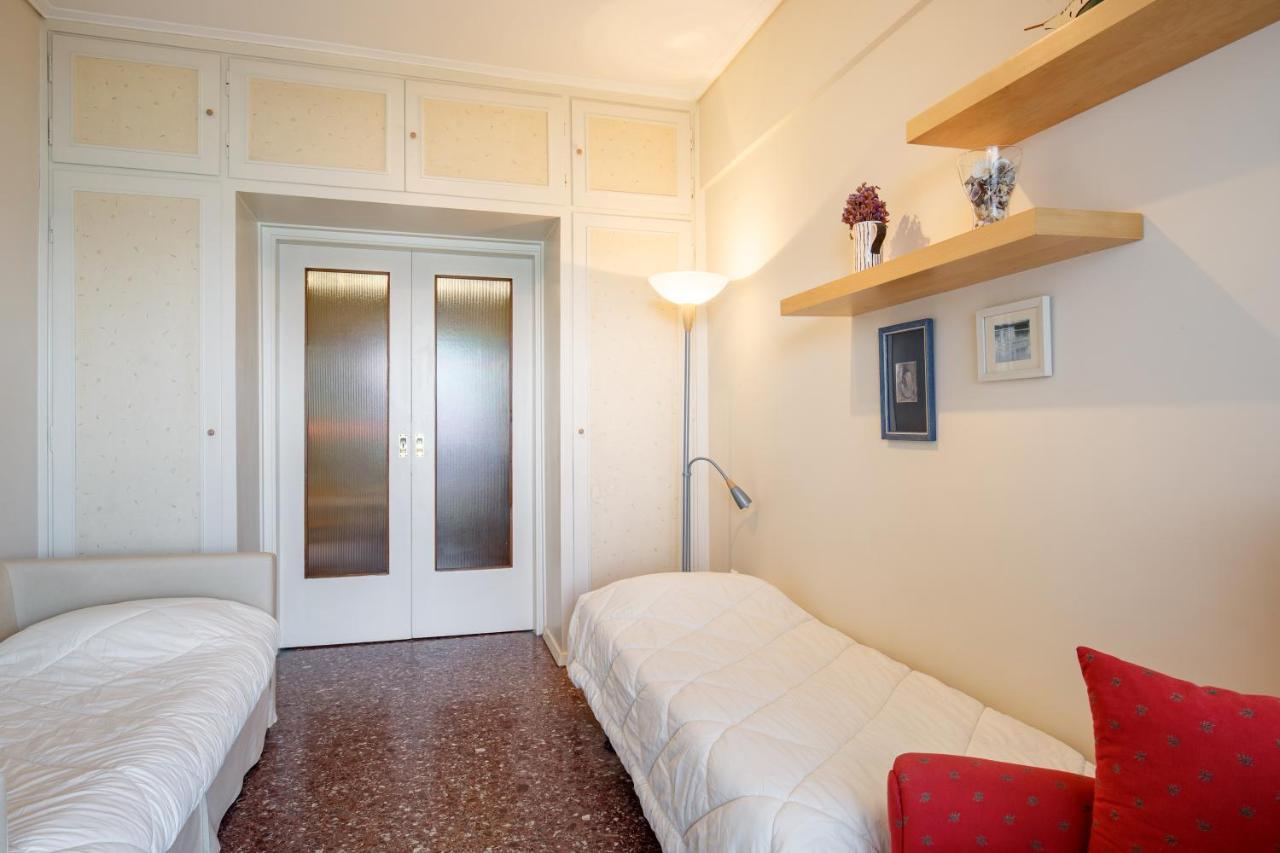 Metaxa Seafront Apartment Peraía Buitenkant foto